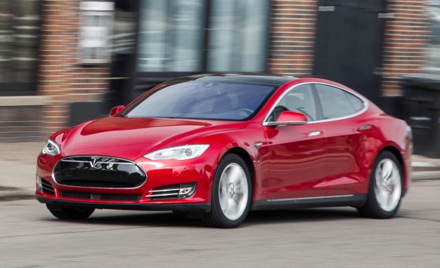 2015-Tesla-Model-S-P85D-PLACEMENT1-626×382